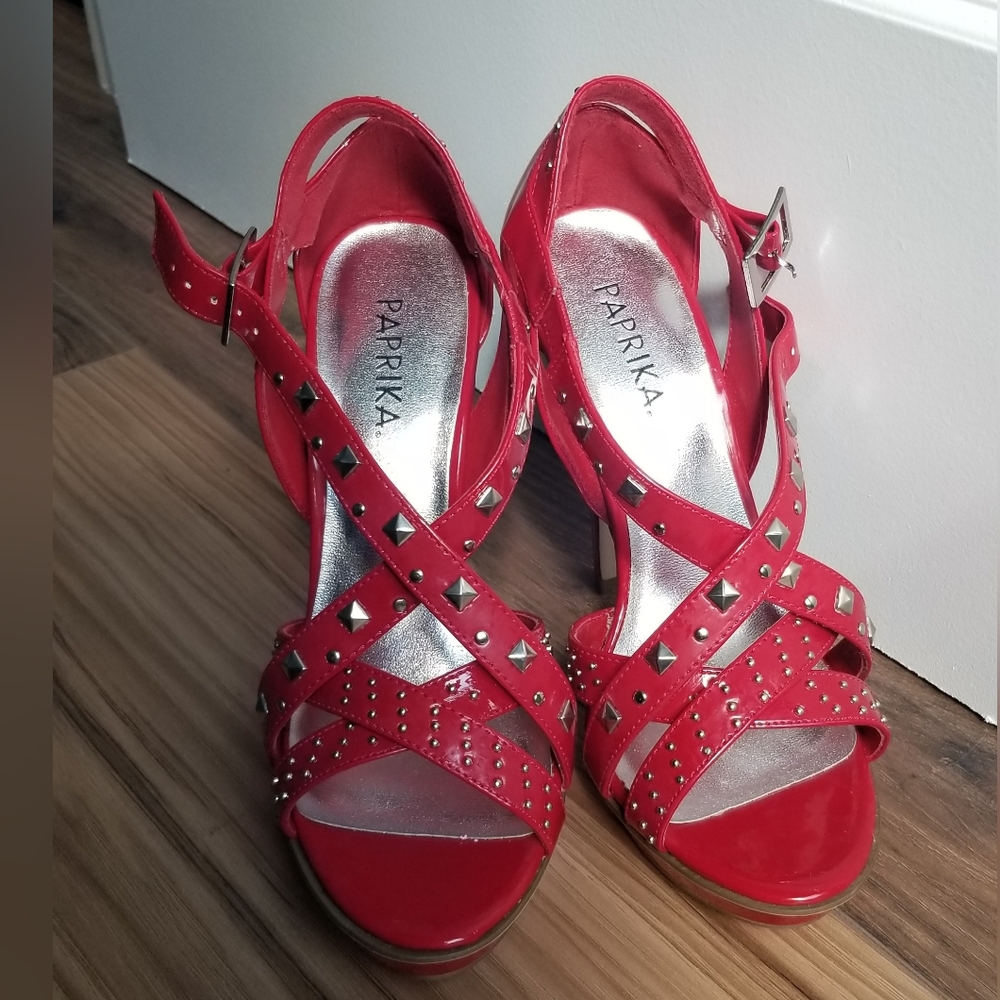 Red shoes size 8 (never worn)